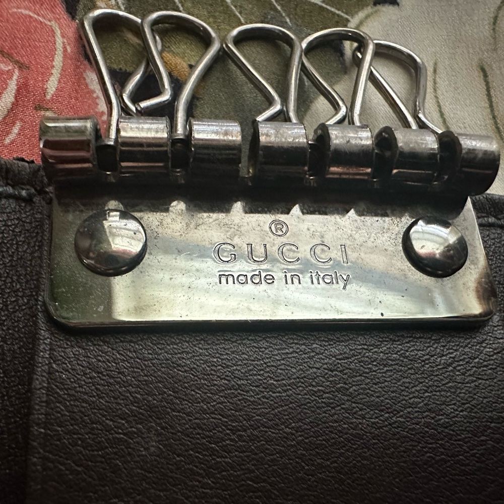 Gucci Key Holder - Picture 7 of 9